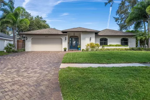 657 Riviera Bay Dr NE, Saint Petersburg, FL 33702