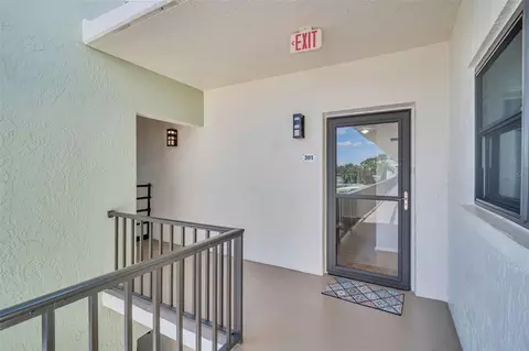 5980 Terrace Park Dr N #301, Saint Petersburg, FL 33709