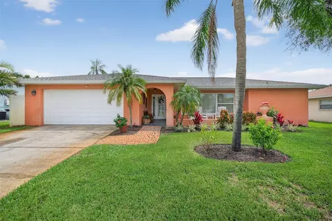 8157 128th St, Seminole, FL 33776