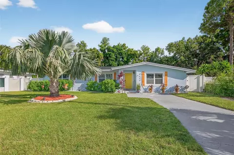 8640 Gardenia Dr, Seminole, FL 33777