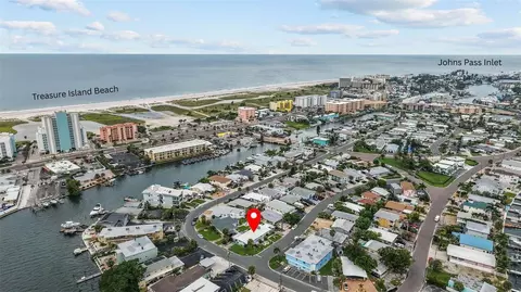 11020 2nd St E, Treasure Island, FL 33706