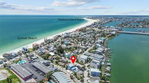 205 Bay Plz, Treasure Island, FL 33706