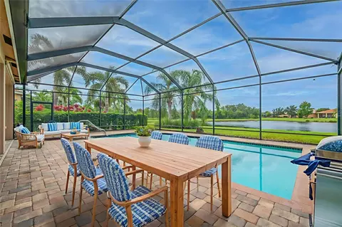 5011 Crystal Beach Dr, Wimauma, FL 33598