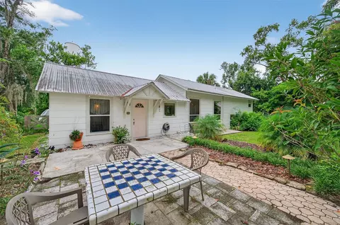 32847 Pennsylvania Ave, San Antonio, FL 33576