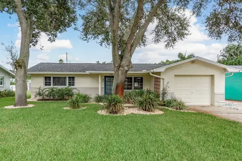 2013 Princeton Ave, Dunedin, FL 34698