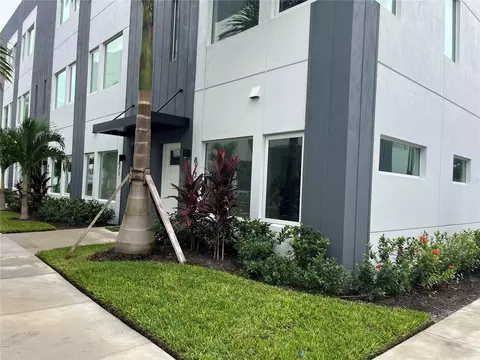 873 6th Ave S, Saint Petersburg, FL 33701
