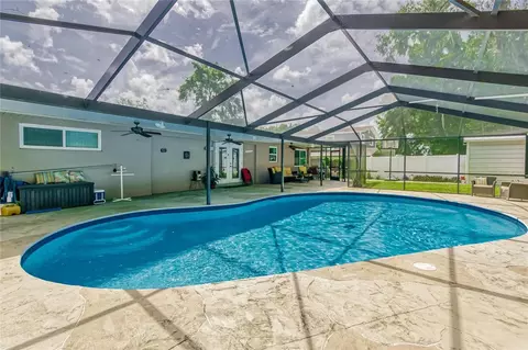 207 Glendale Dr, Brandon, FL 33511