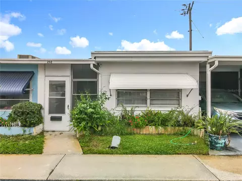 250 Rosery Rd NW #202, Largo, FL 33770
