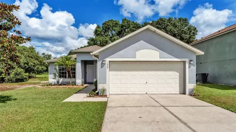 1429 Country Chase Dr, Lakeland, FL 33810