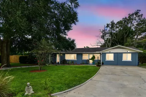 1402 W Bogie Dr, Tampa, FL 33612