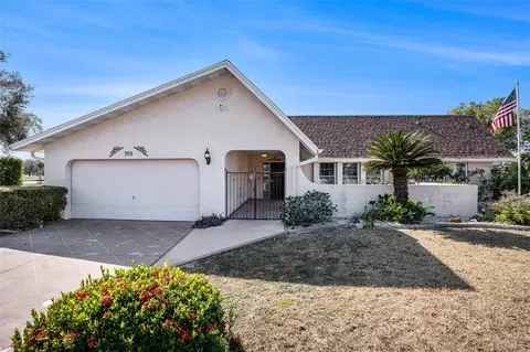 305 Cranston Pl, Sun City Center, FL 33573