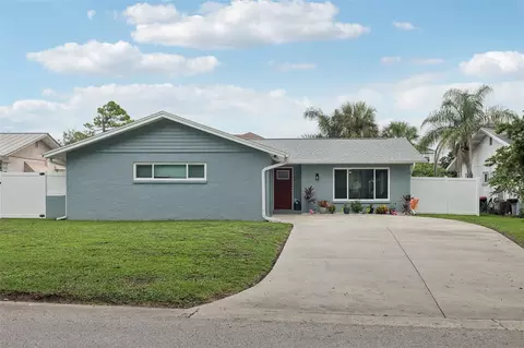 1004 Peninsula Ave, Tarpon Springs, FL 34689