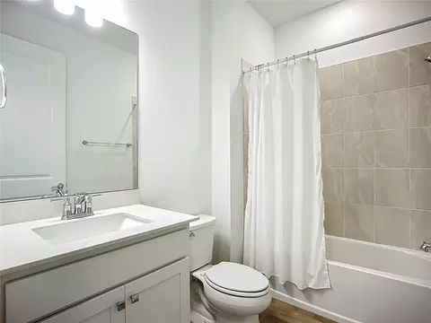 Bath - 10005 Patterson Way, Parrish, FL 34219 photo 3 of 3