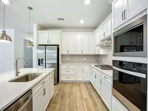 Kitchen - 10005 Patterson Way, Parrish, FL 34219 photo 3 of 4