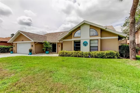 1119 Huntington Ln, Safety Harbor, FL 34695