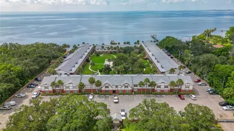 650 Pinellas Point Dr S #218, Saint Petersburg, FL 33705