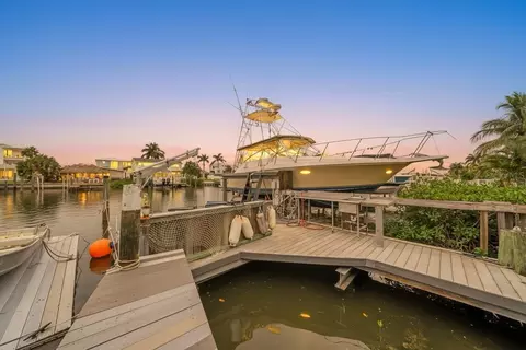 17714 Long Point Dr, Redington Shores, FL 33708
