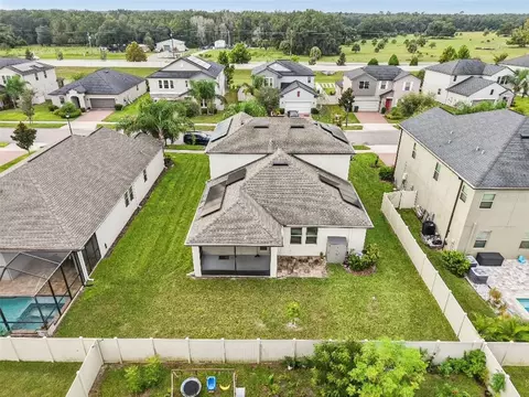 View/Area - 24928 Lambrusco Loop, Lutz, FL 33559 photo 5 of 7