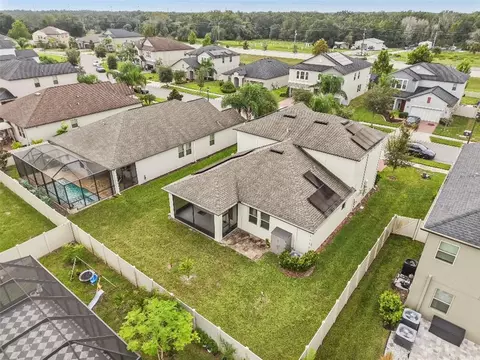 View/Area - 24928 Lambrusco Loop, Lutz, FL 33559 photo 4 of 7