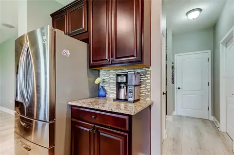 Kitchen - 12307 Juniper Field Ct, Riverview, FL 33579 photo 6 of 10