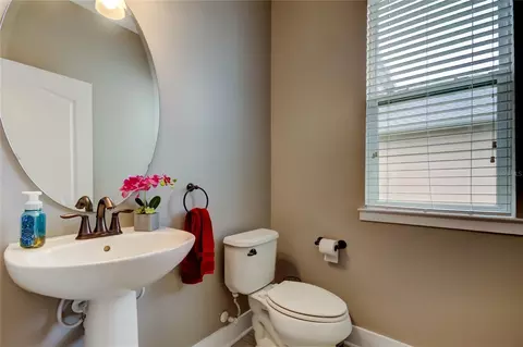 Bath - 12307 Juniper Field Ct, Riverview, FL 33579 photo 4 of 8