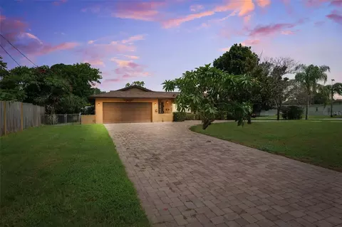 1701 Pinellas Point Dr S, Saint Petersburg, FL 33712