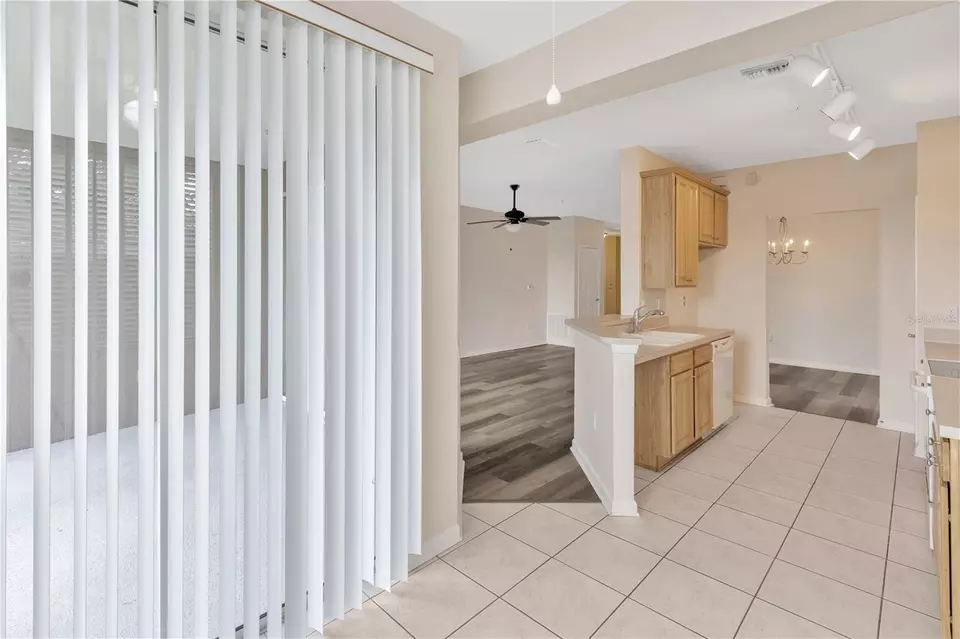 Entry Way - 2058 Kings Palace Dr #2058, Riverview, FL 33578 photo 4 of 5