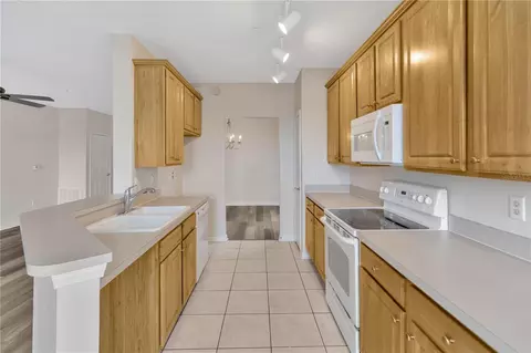 Kitchen - 2058 Kings Palace Dr #2058, Riverview, FL 33578 photo 1 of 3