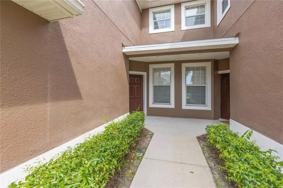 Entry Way - 2058 Kings Palace Dr #2058, Riverview, FL 33578 photo 1 of 5