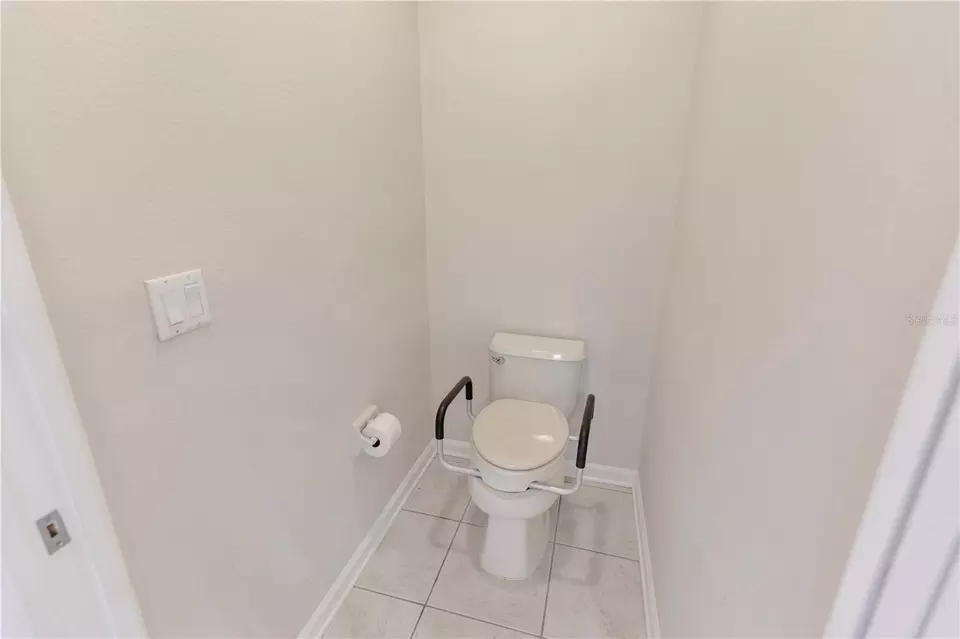 Bath - 2058 Kings Palace Dr #2058, Riverview, FL 33578 photo 3 of 5