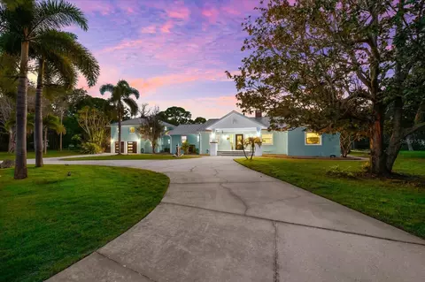 768 Seminole Blvd, Tarpon Springs, FL 34689