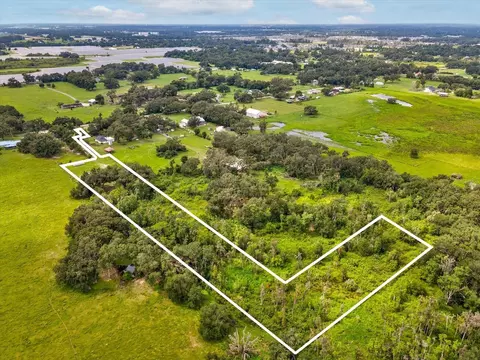 3212 E Williams Rd, Plant City, FL 33565