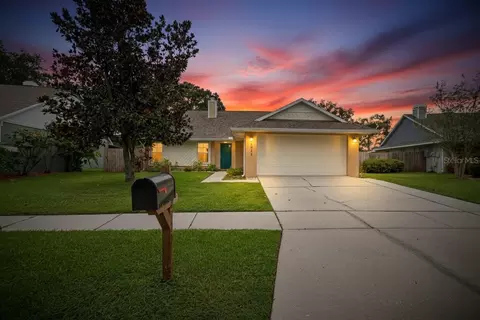 2025 Shadow Pine Dr, Brandon, FL 33511