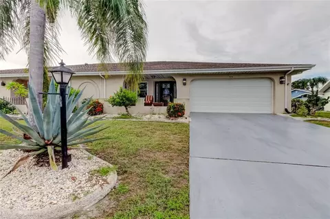 329 Club Manor Dr, Sun City Center, FL 33573