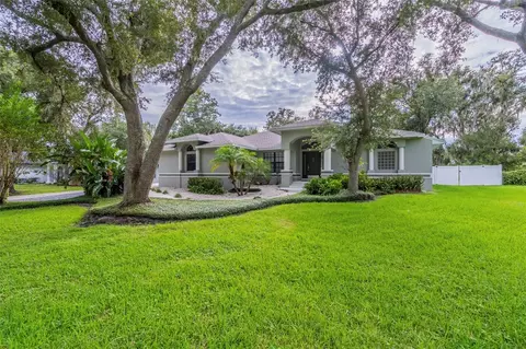 6745 Forestwood Dr W, Lakeland, FL 33811
