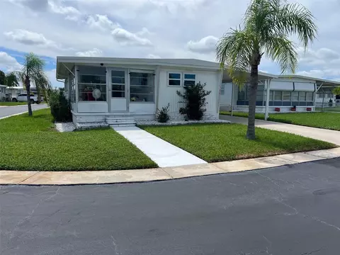13225 101st St #185, Largo, FL 33773