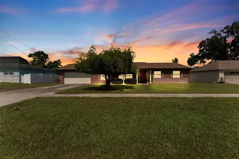 808 Bama Rd, Brandon, FL 33511