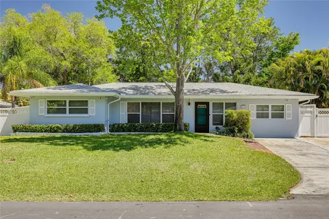 513 Forest Pkwy E, Largo, FL 33771
