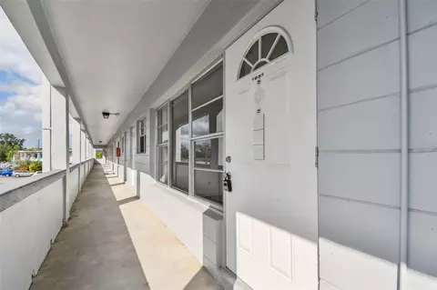 4300 58th St N #1907, Kenneth City, FL 33709