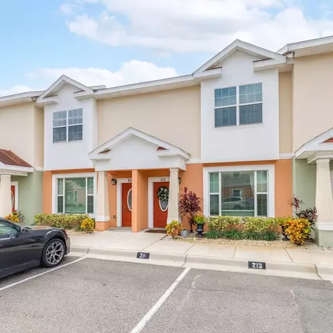 213 Alexander Woods Dr, Plant City, FL 33563