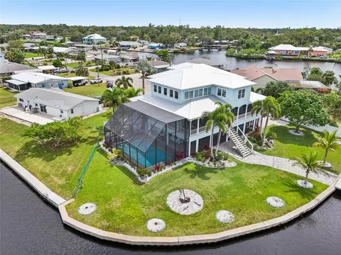 829 Blue Heron Blvd, Ruskin, FL 33570