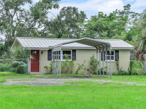 8917 Honeywell Rd, Gibsonton, FL 33534