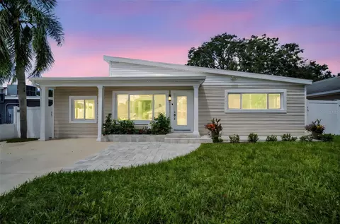 713 Pine St, Tarpon Springs, FL 34689