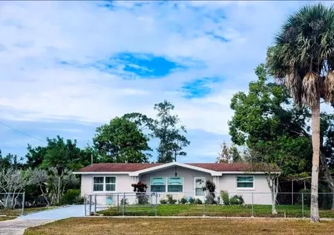 1010 Gulf Rd, Tarpon Springs, FL 34689