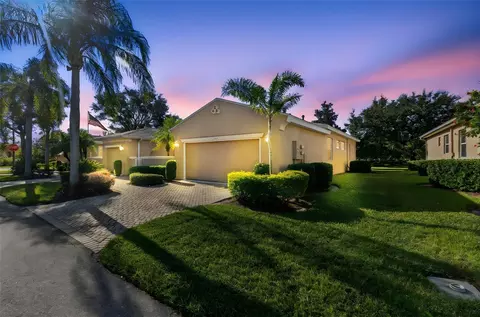 2404 Kensington Greens Dr, Sun City Center, FL 33573