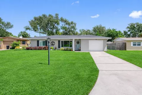 237 Mineola Dr E, Belleair Bluffs, FL 33770