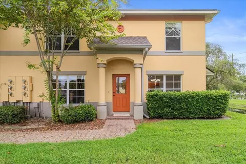 104 Coquina Bay Dr, Saint Petersburg, FL 33705