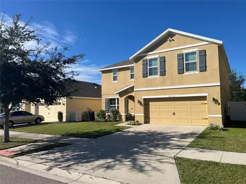 8212 Bilston Village Ln, Gibsonton, FL 33534