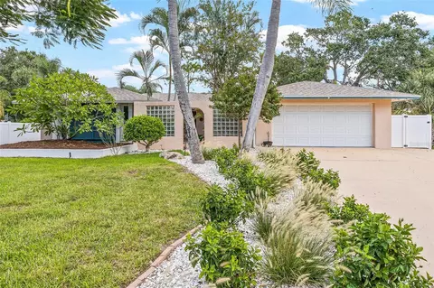 129 Carlyle Dr, Palm Harbor, FL 34683