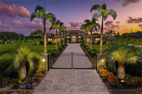 17332 Carlton Lake Rd, Wimauma, FL 33598